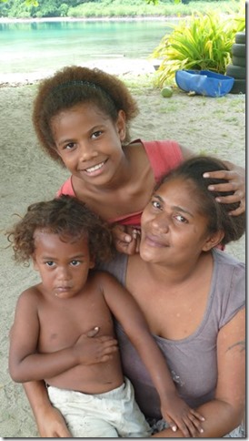 m_Seru and Richie with mum Alisi