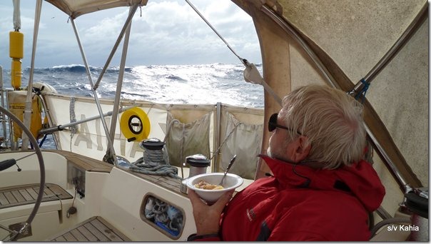 m_NZ to TAHITI passage May 2015 052